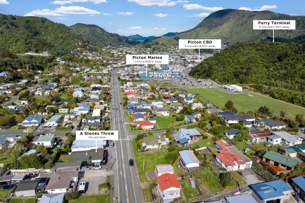 A Stone's Throw - Resim 12