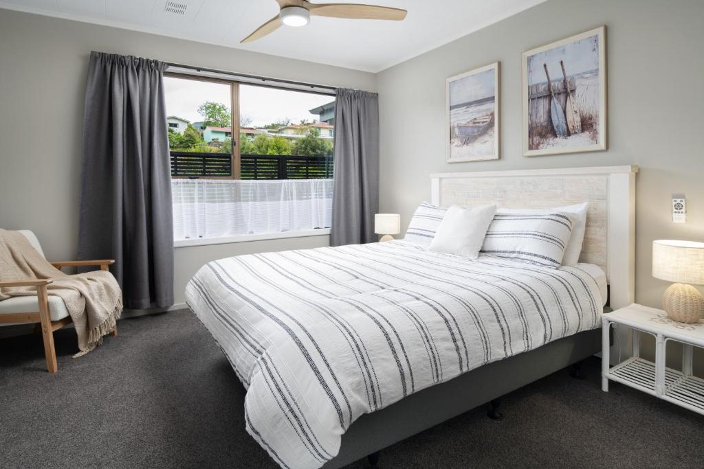 A Stone's Throw - Resim 7