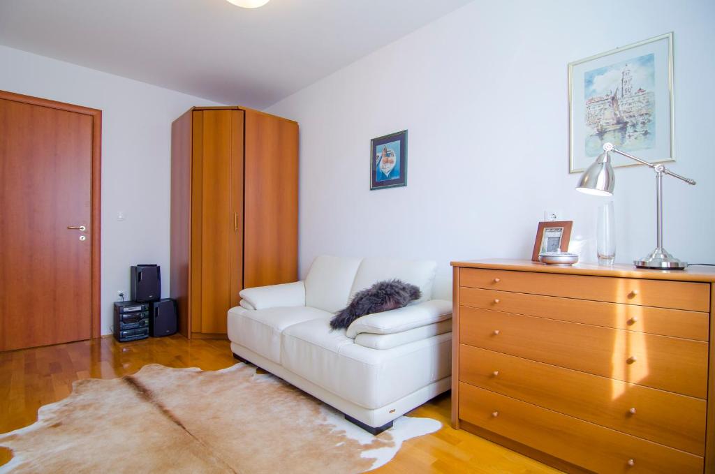 Posedenie v ubytovaní Harmony Apartment