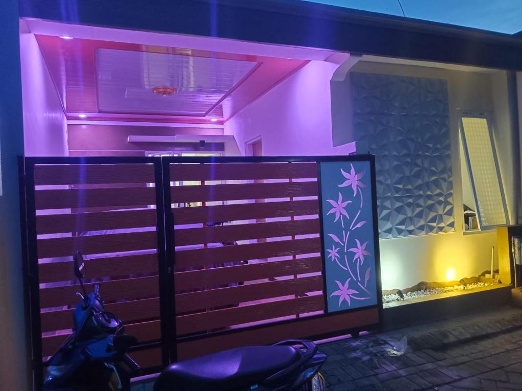 Fotografie z fotogalerie ubytování Rumah Heka Sewa Harian Dekat GOR Ken Arok Malang v destinaci Bareng