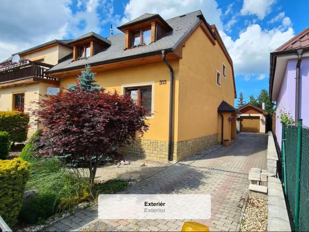 Budova, kde se prázdninový dům nachází
