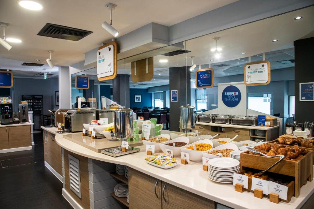 Holiday Inn Express - Glasgow - City Ctr Riverside by IHG - Resim 38