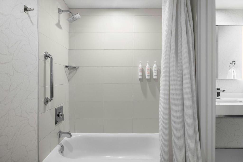 Boca Raton Marriott at Boca Center - 