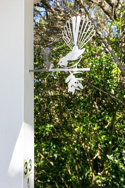 Leafy Wadestown Retreat Near CBD, Stadium, Ferry and Free Double Garage - Resim 33