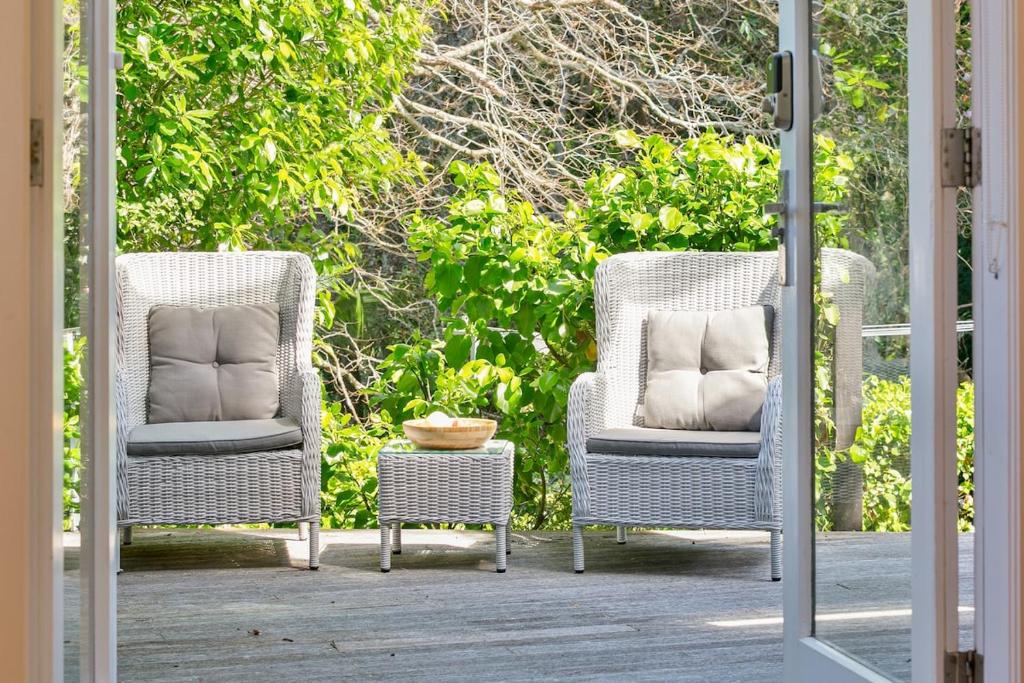 Leafy Wadestown Retreat Near CBD, Stadium, Ferry and Free Double Garage - Resim 6