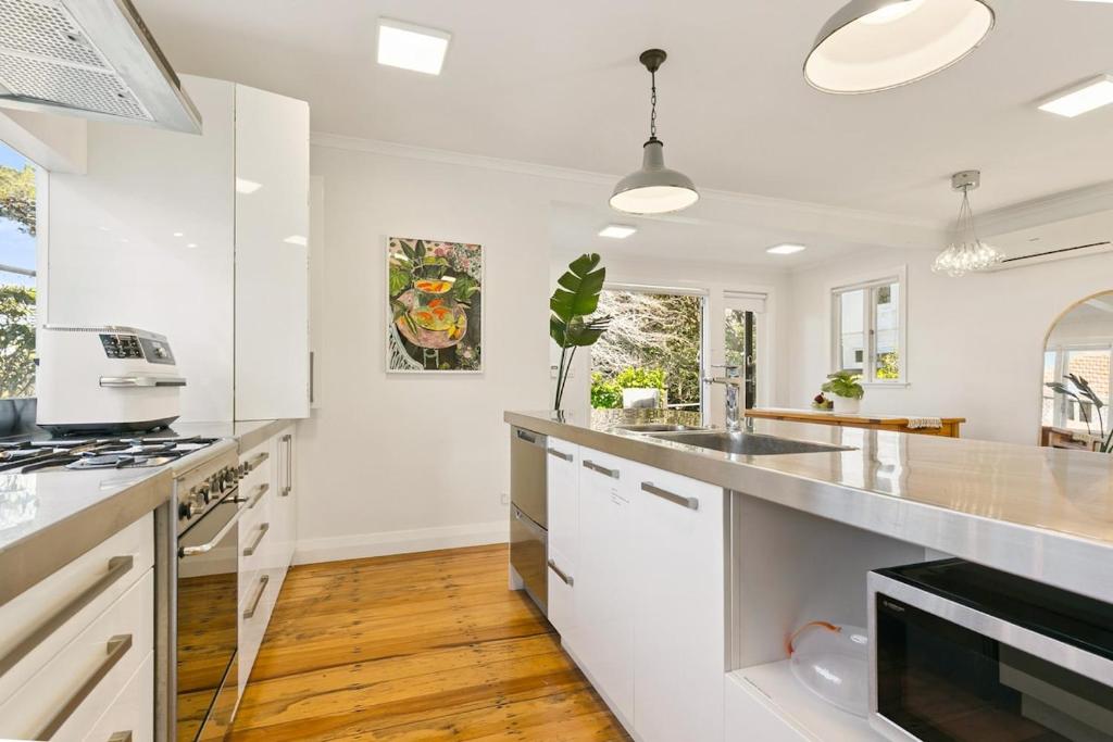 Leafy Wadestown Retreat Near CBD, Stadium, Ferry and Free Double Garage - Resim 23