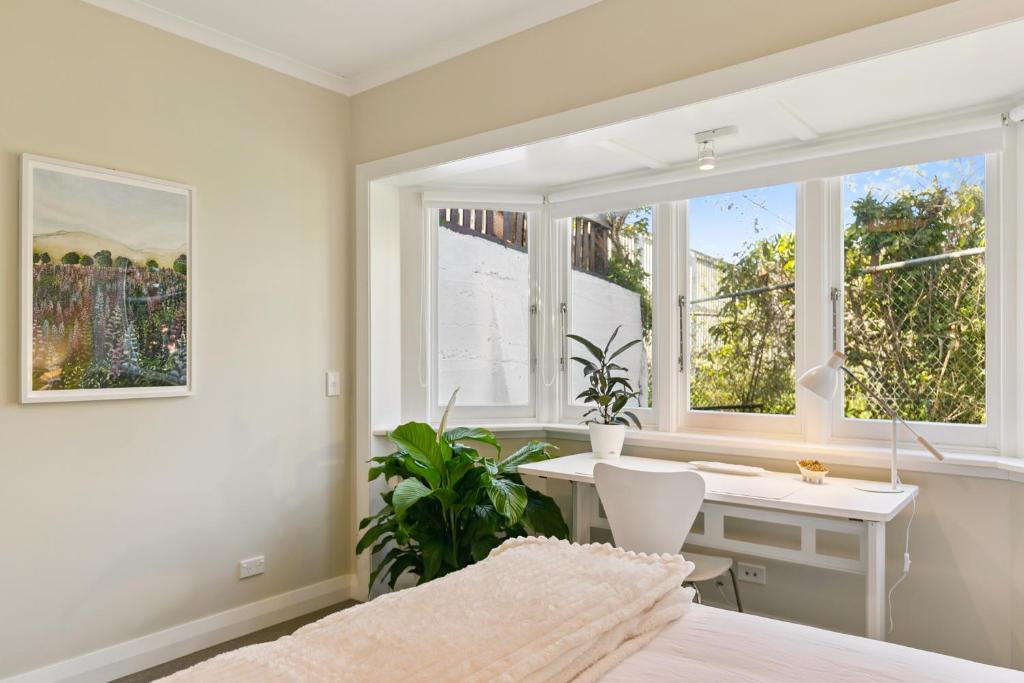 Leafy Wadestown Retreat Near CBD, Stadium, Ferry and Free Double Garage - Resim 11