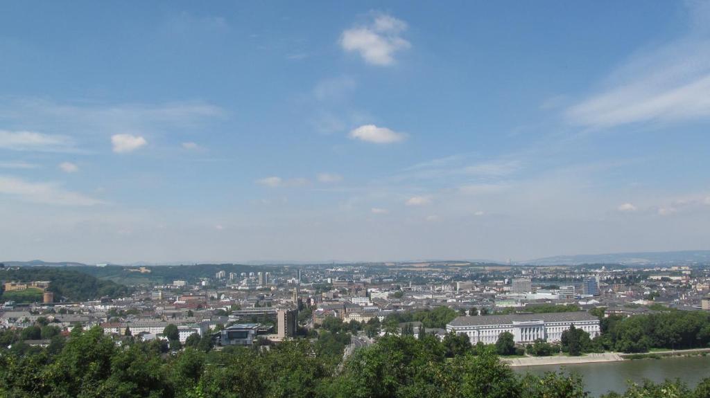 Hotel Rheinkrone - Housity