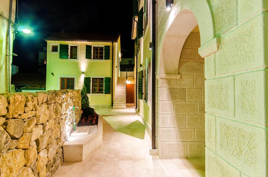 Budova, v ktorej sa hostel nachádza