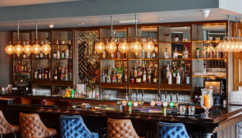 Lounge nebo bar v ubytování Dublin Skylon Hotel