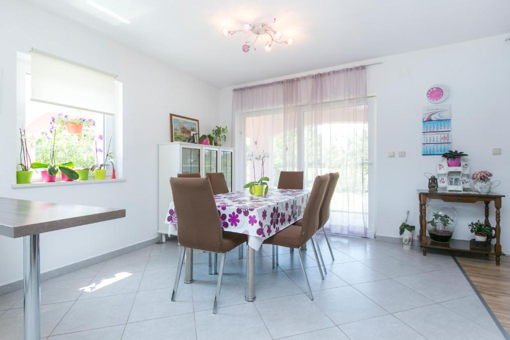 Zdjęcie z galerii obiektu Apartment Elina w mieście Labin