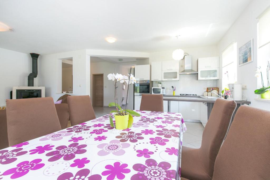 Zdjęcie z galerii obiektu Apartment Elina w mieście Labin