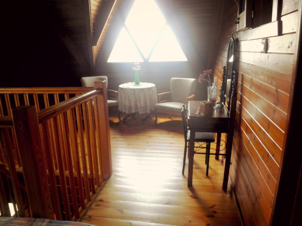 Posezení v ubytování Agros Timber Log House