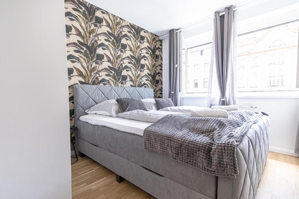 Stylish 1BR with Living Room 9 Min to Downtown Metro Nearby