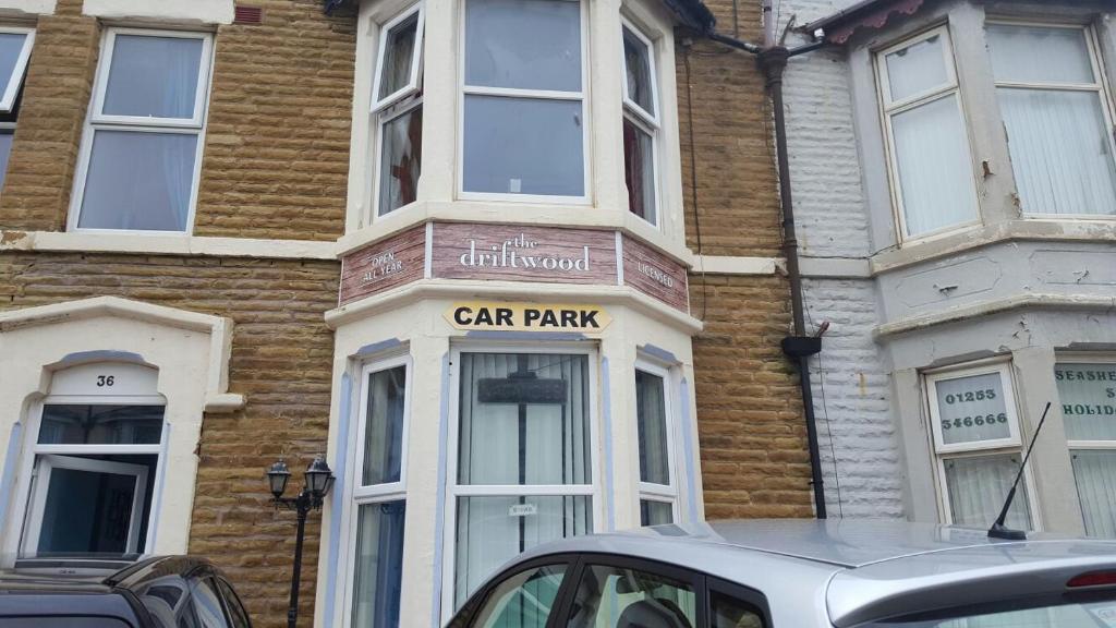 The Driftwood Hotel - Resim 6