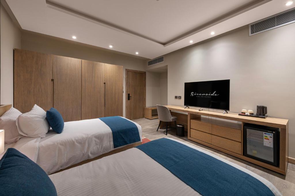 Riverside Hotel - 15