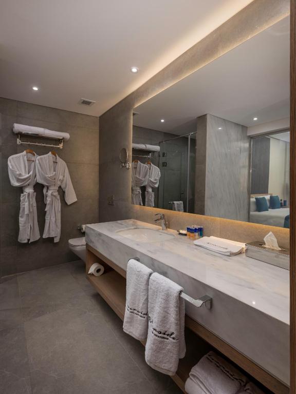 Riverside Hotel - 19