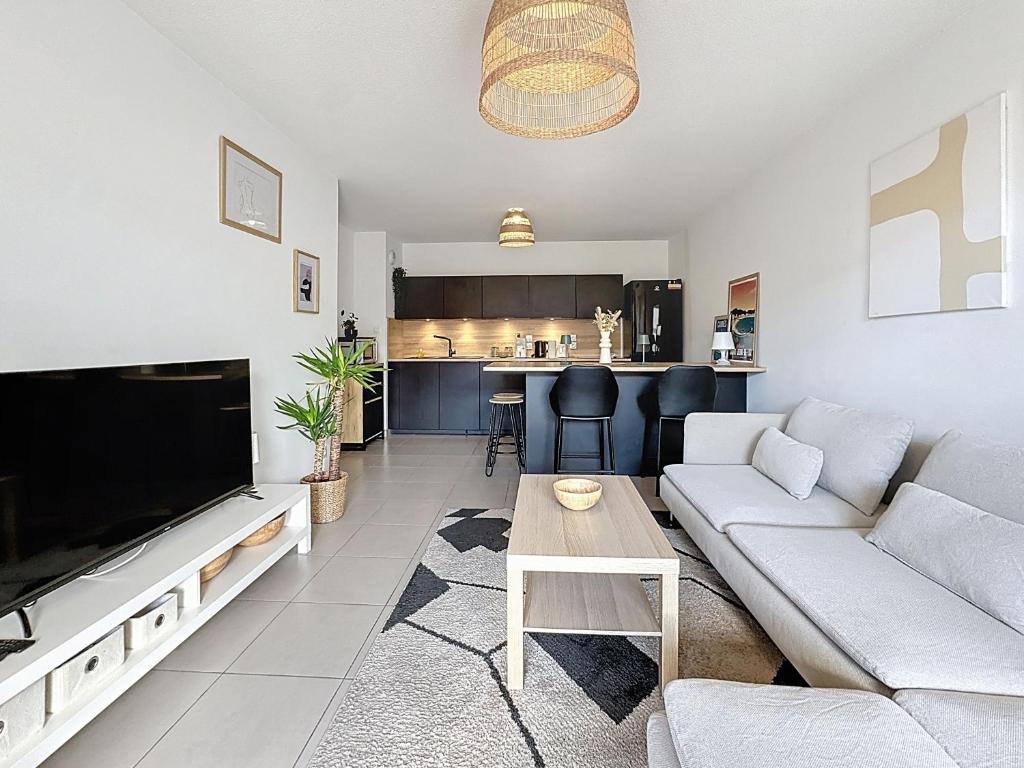 Superbe Appart 2ch, clim, terrasse, pkg, wifi, tv