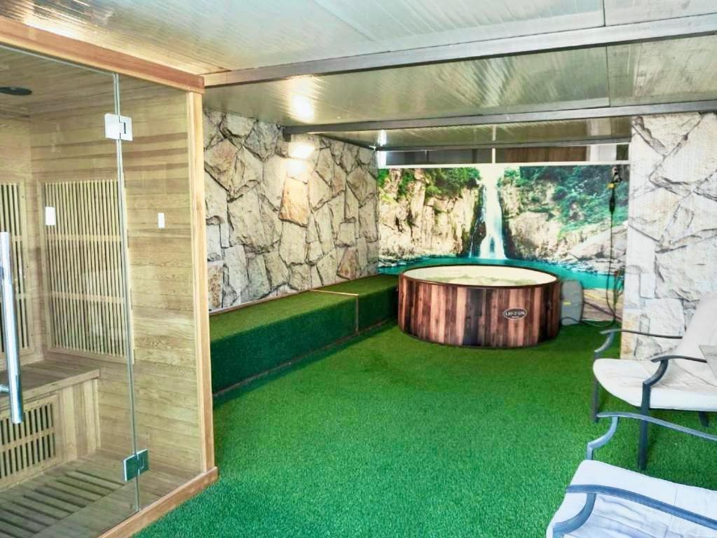 Φωτογραφία από το άλμπουμ του הצימר של אביבה - צימר לזוגות ומשפחות עם בריכה פרטית, סאונה וג'קוזי σε Qiryat Shemona