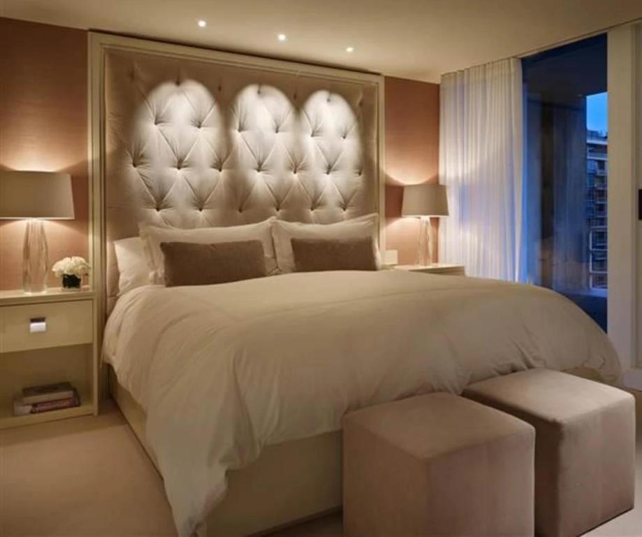 Postel nebo postele na pokoji v ubytování Fira Canava Rooms
