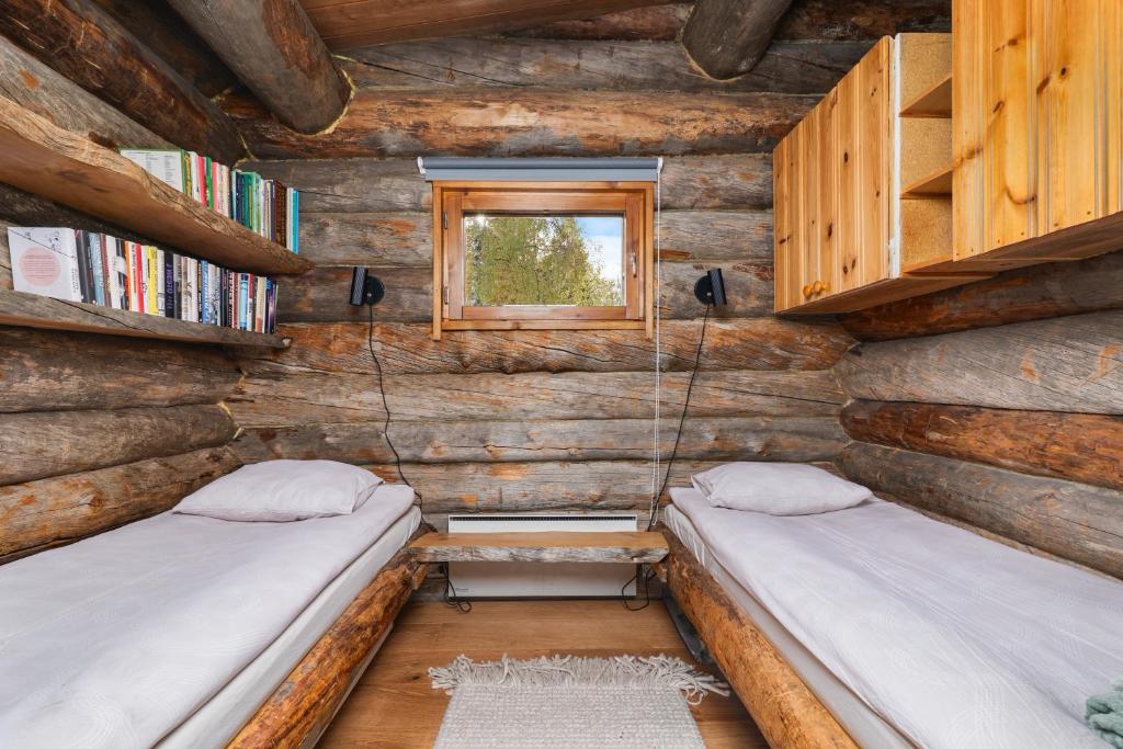 Suvantokoto Riverside Log Cabin photo