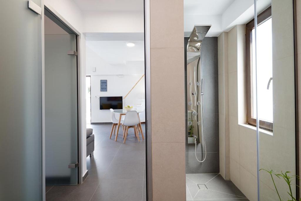 Coconut Palm Paradise - 15