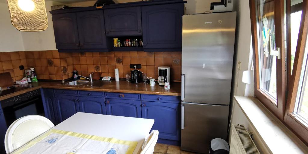 Η κουζίνα ή μικρή κουζίνα στο 6 Raum Komfort Ferienwohnung mit privater Küche, Bad und WC, inkl Gratis Frühstück, Parkplätze und WiFi