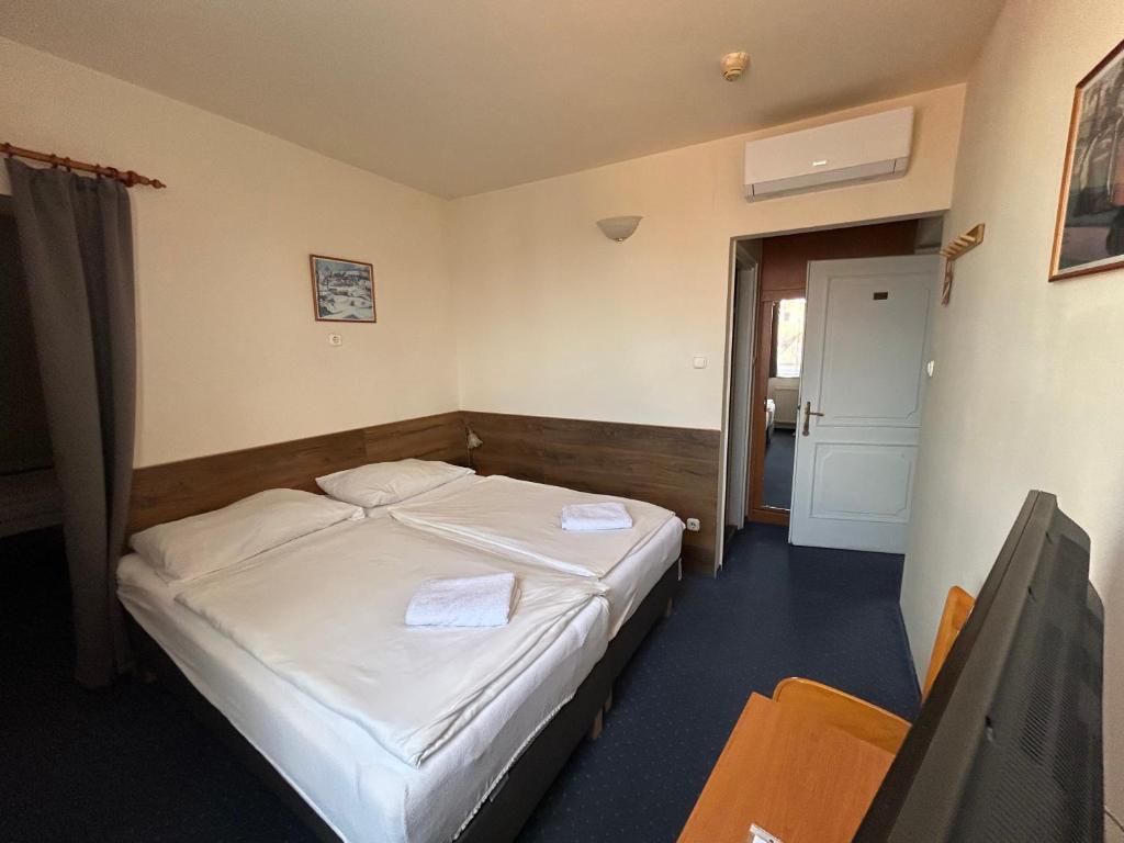 Corvin Hotel - Resim 36