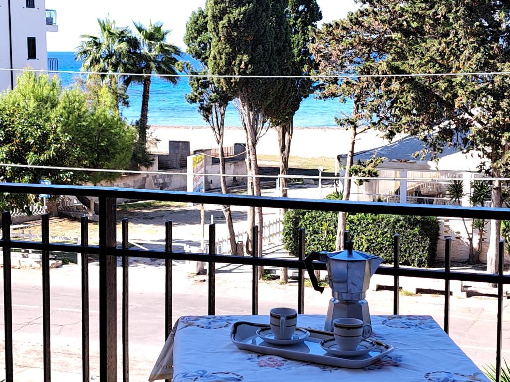 En balkon eller terrasse på Il Nido del Gabbiano Gallipoli
