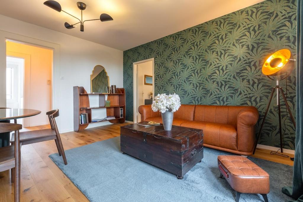 Chesterfield Suite - Resim 1