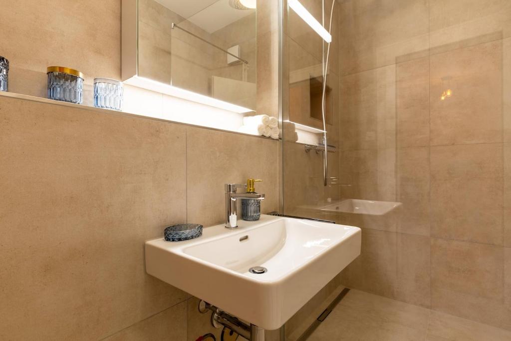 Chesterfield Suite - Resim 37