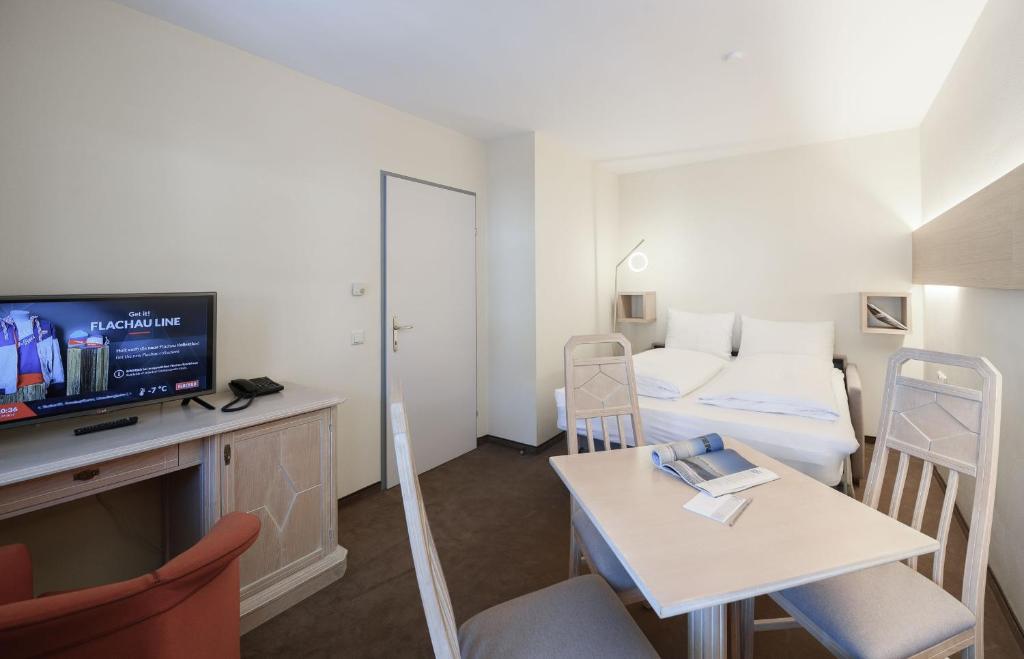 Crystls Aparthotel - 8