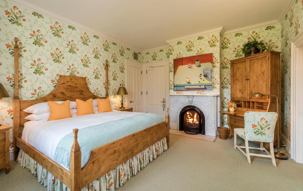 Inns of Aurora Resort & Spa - Chambre Roi Avec Cheminée - E.B Morgan House