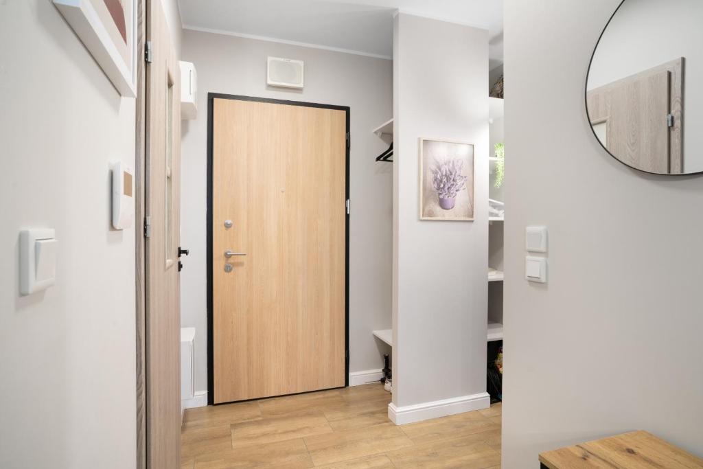 Cozy Warsaw Apart with Gym close to the Airport and City Centre - Resim 13