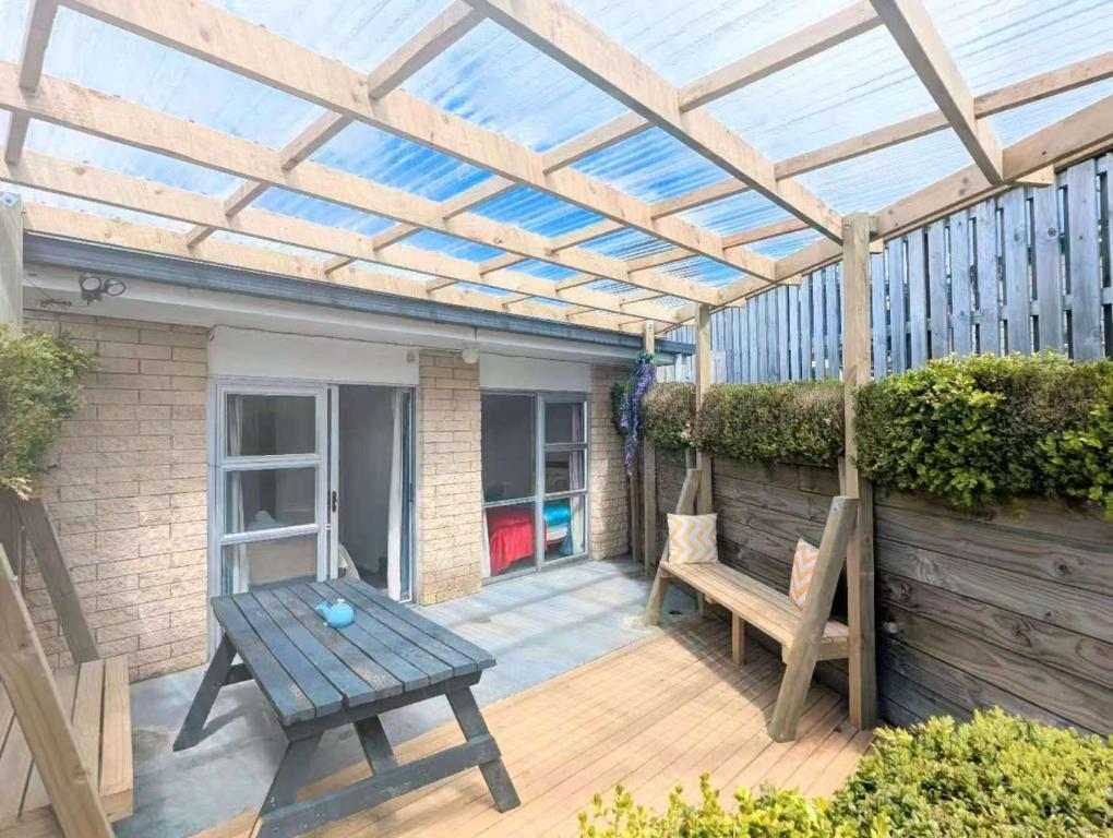 2 bedrooms, easy to start your journey - Resim 1