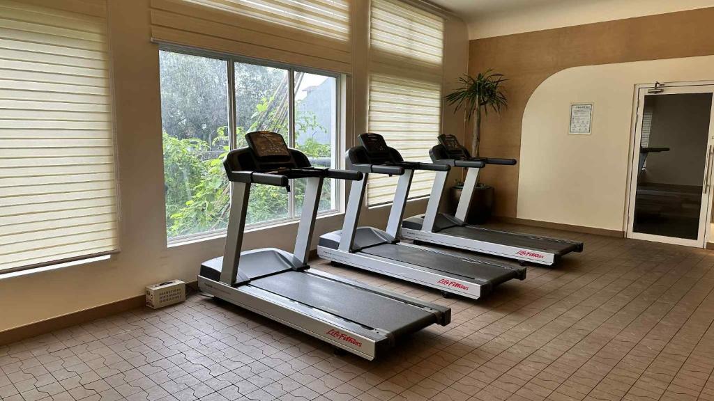 Fitness centrum a/nebo fitness zařízení v ubytování 1221 Residences