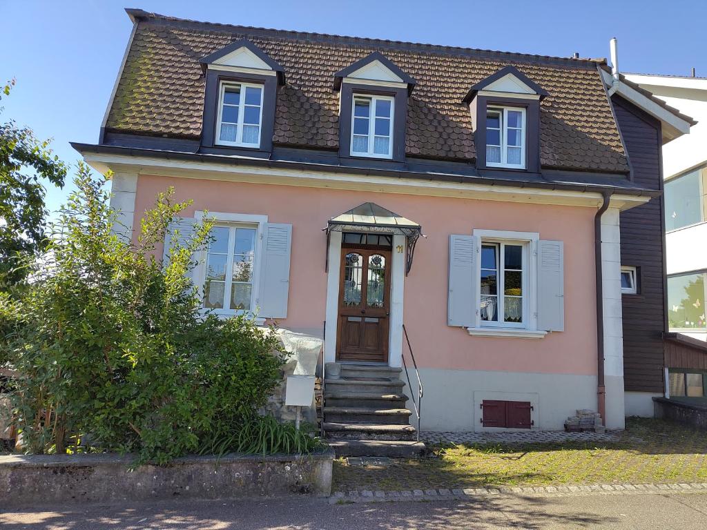 Το κτήριο όπου στεγάζεται  το bed & breakfast