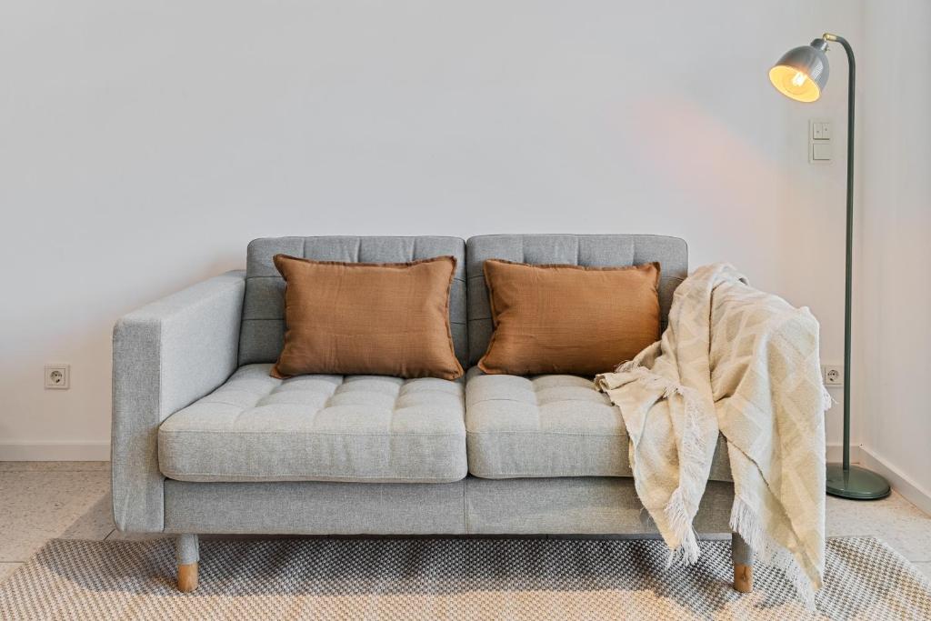 New Studio with Balcony- 1GB - 10 min City Center REF37 - Resim 12