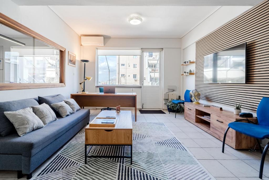 Posezení v ubytování Piraeus PortView Apt