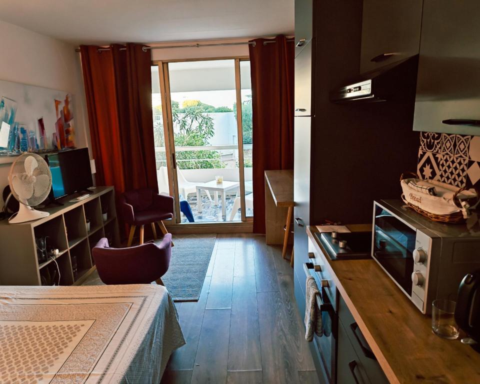 Studio des Anges tesisinde mutfak veya mini mutfak