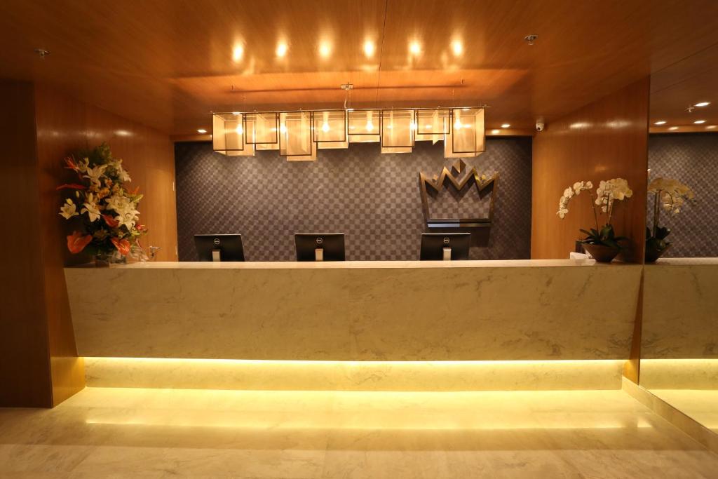  Royal Regency Palace Hotel