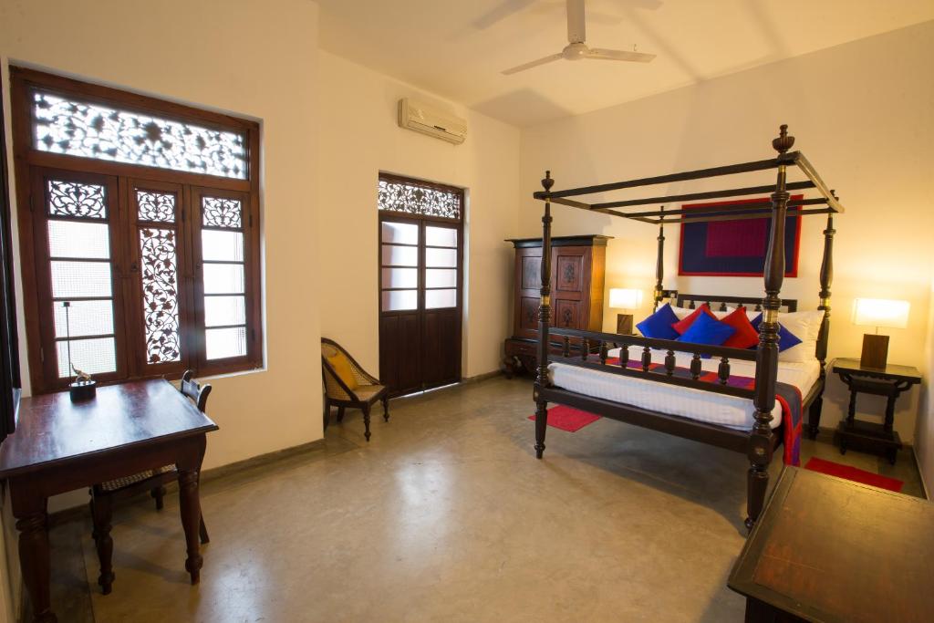 Sunrise Boutique - 1