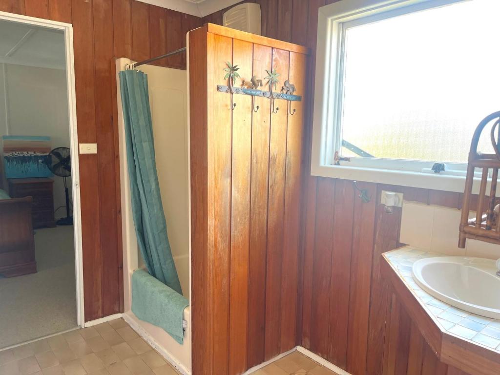 Ένα μπάνιο στο Shelleys - Pet Friendly - Short Walk to Beach