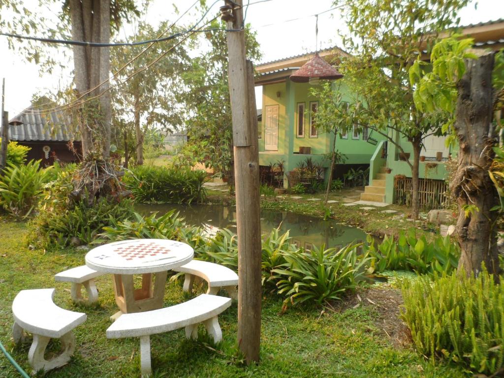 Zahrada ubytování Rainbow House Pai