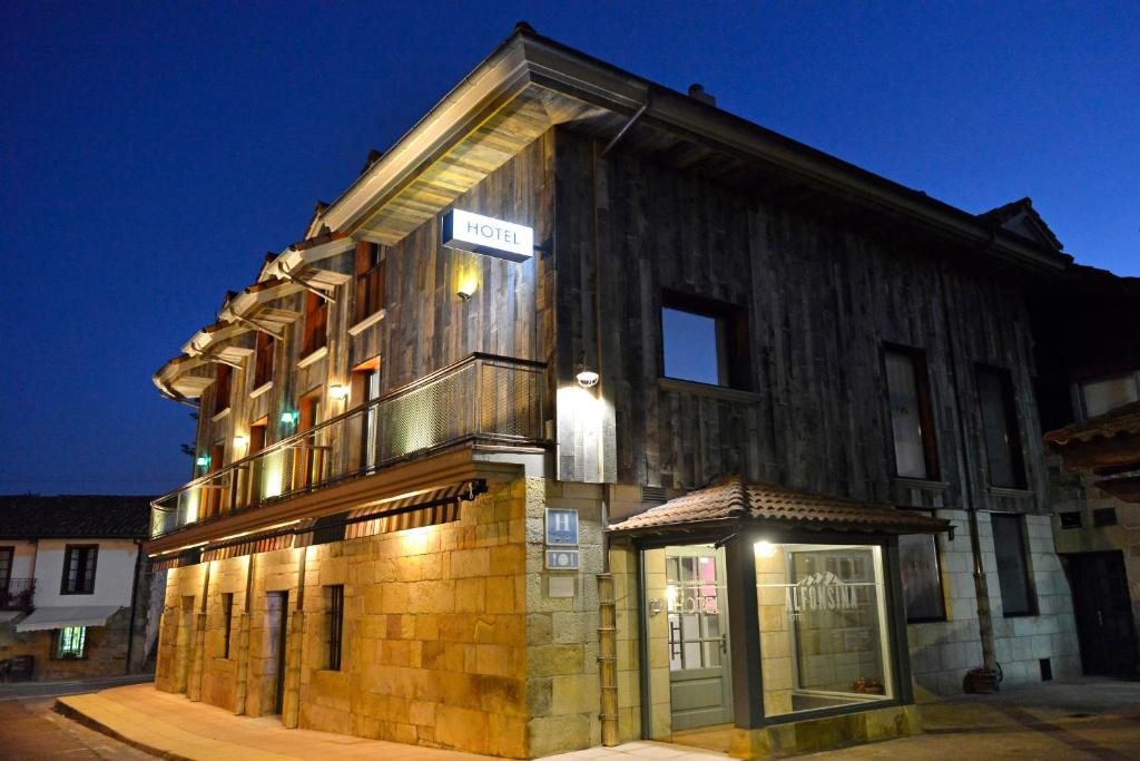 Budova, v ktorej sa hotel nachádza