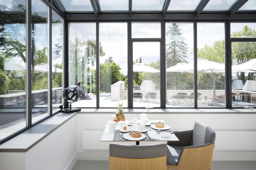 Château Autignac - King Room With Garden View