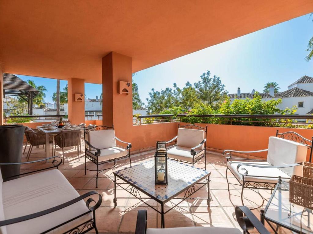 Holiday penthouse in Marbella, Beachfront