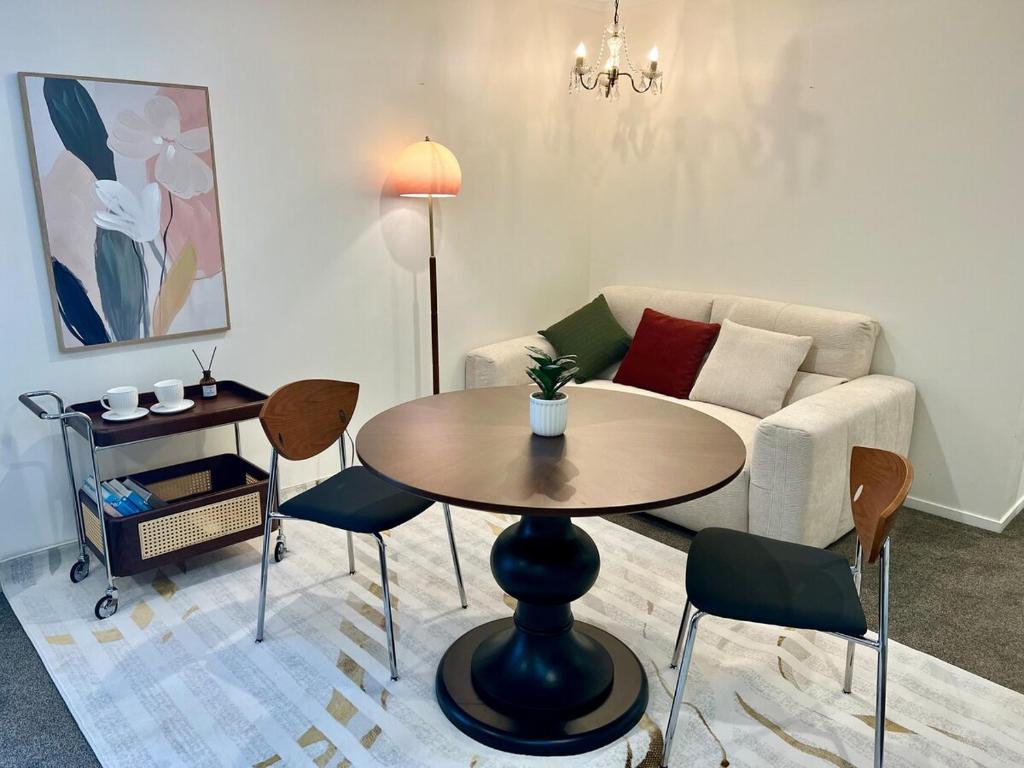 Sunny Matua, Private Suite, Quiet Stay, 5star Bed - Resim 4