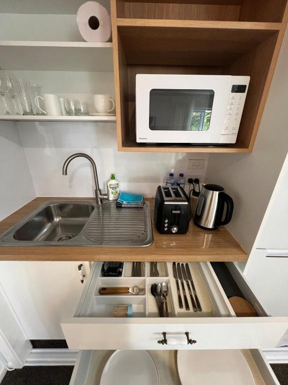 Sunny Matua, Private Suite, Quiet Stay, 5star Bed - Resim 12