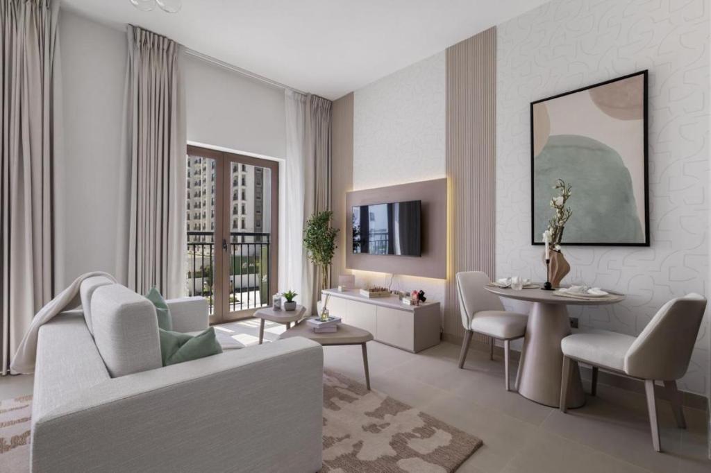 Χώρος καθιστικού στο F1 Chic Yas Studio Park Discounts! Near Yas Golf